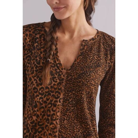 Anthropologie Pilcro Split-Neck Top in Leopard Print - Picture 1 of 8